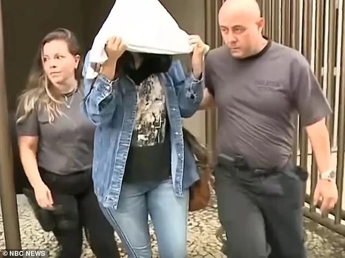 2-1660304252872-1660386684-91-1 Con gái bày trò lừa đảo mẹ ruột lấy 100 triệu USD 2 1660304252872 1660386684 91 1