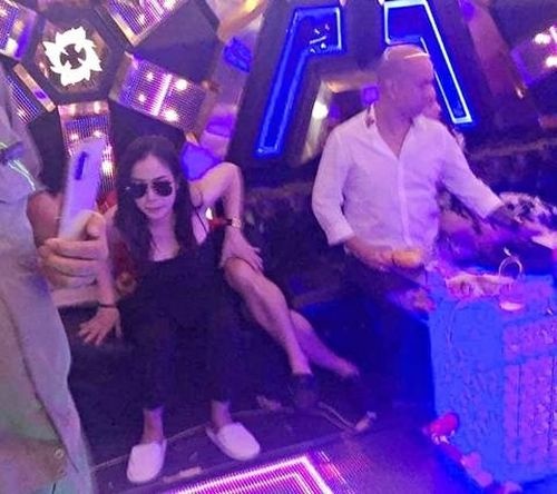 Triệt phá tụ điểm ăn chơi có sử dụng chất cấm của một hot TikToker chuyên nói đạo lý cầm đầu 2ad7a85c681e8140d80f 1664187155 94