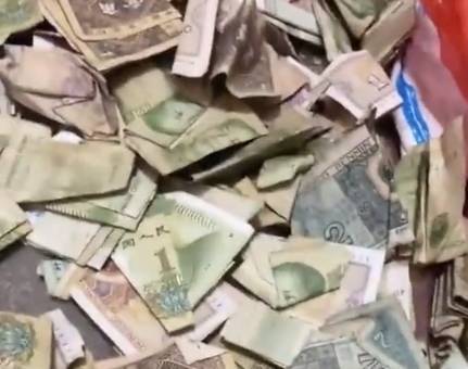 Trung Quốc: Cụ bà 79 tuổi qua đời để lại tủ tiền 14 người đếm không hết anyconv com tacc89i xuc3b4cc81ng 1 1664104655 38