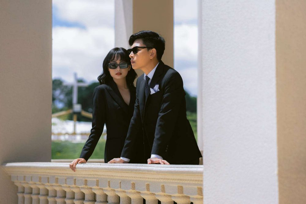 Phong cách lạnh lùng của cặp đôi MC - streamer.