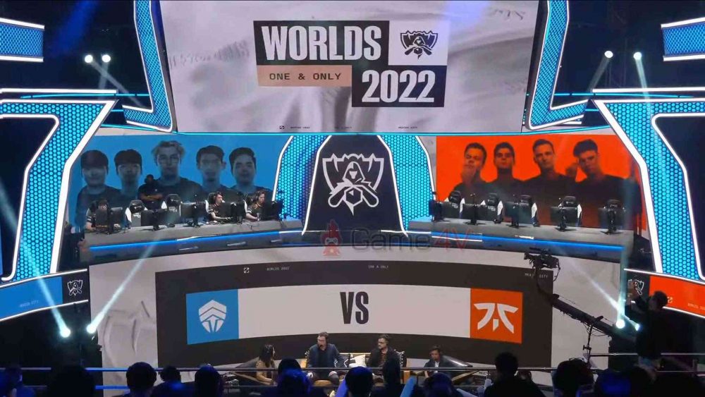 Chỉ có 3 tuyển thủ của CHF thi đấu trên sân khấu trong trận đấu với FNC.