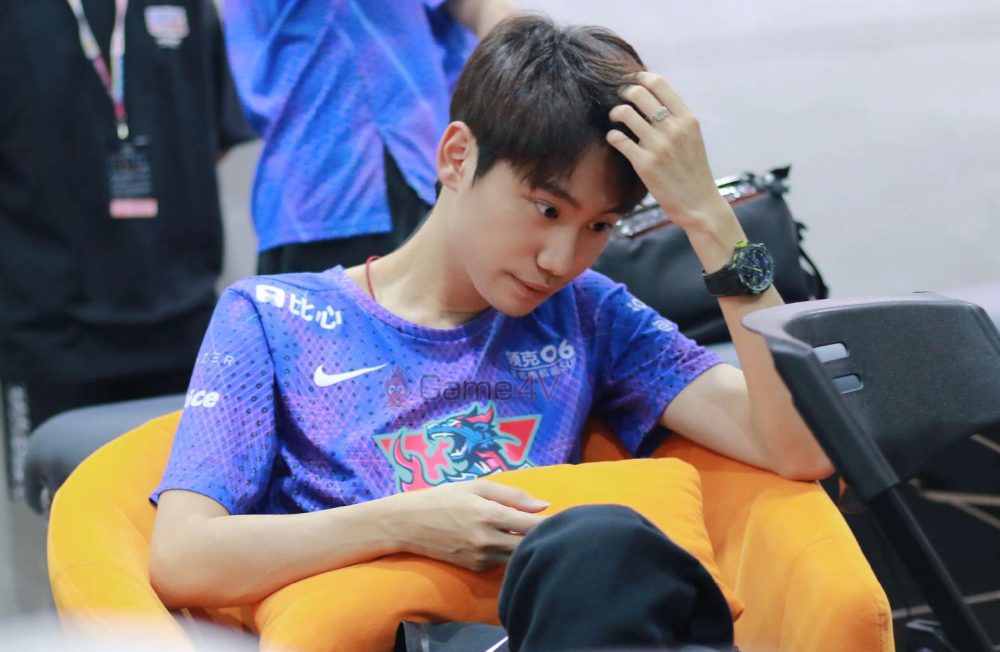 Doinb đã phải "nói không" với rất nhiều nữ streamer xinh đẹp trong làng game Trung Quốc.