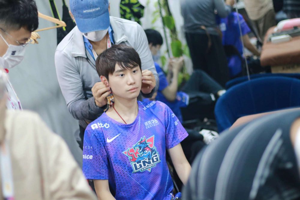 Doinb - tuyển thủ luôn biết cách thu hút spotlight