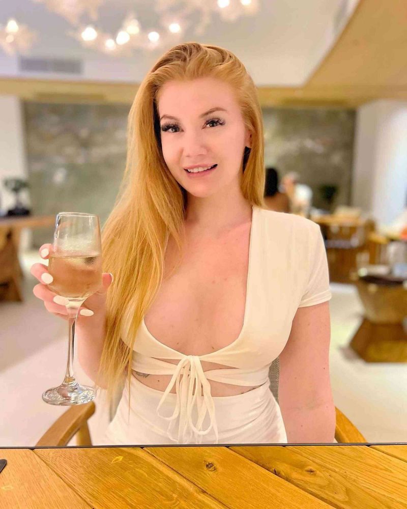 onlyfans-model-saves-life-swollen-testicle-05-1663947896-57 Người mẫu OnlyFans cứu sống một người hâm mộ nhờ videocall thường xuyên với cô onlyfans model saves life swollen testicle 05 1663947896 57