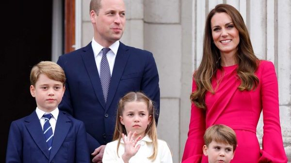 Con trai hoàng tử William của nước Anh dọa các bạn cùng lớp: ‘Biết bố tao là ai không?’ prince george 84 1664366538 4 e1664366634899