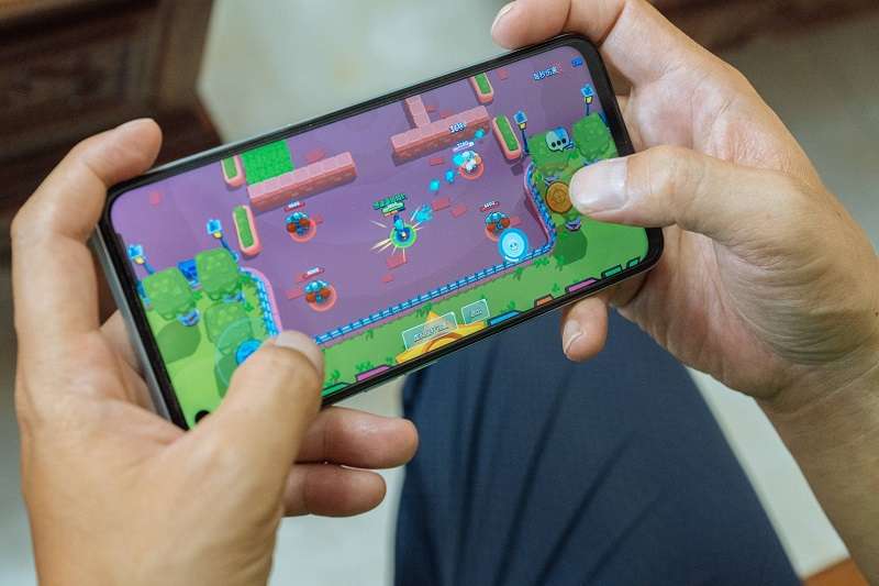 Giới trẻ chơi game mobile chiếm chủ đạo.