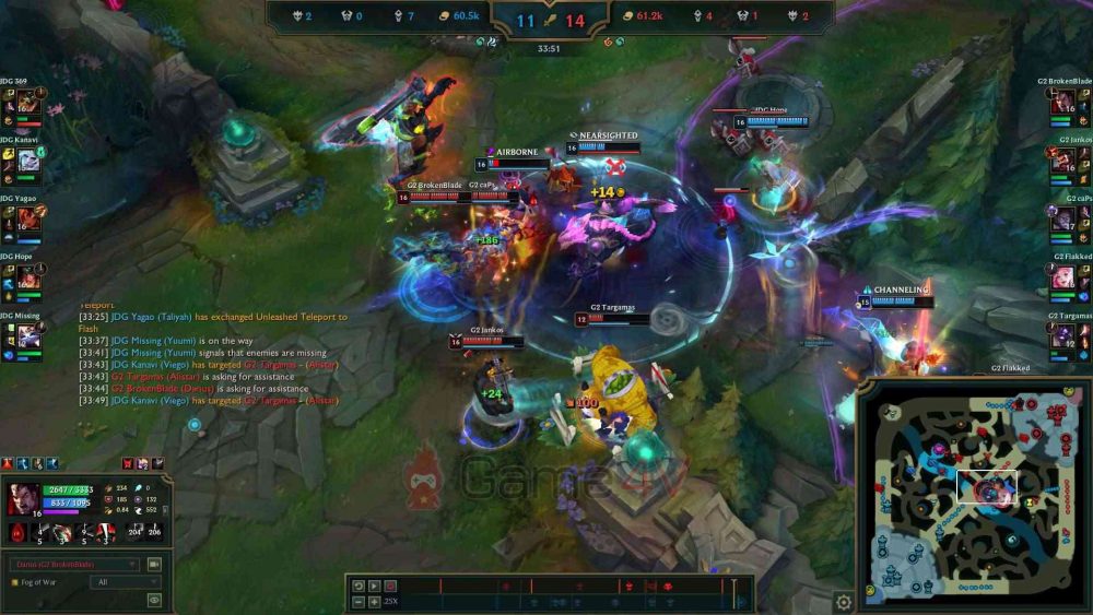 Darius đang vung rìu kích hoạt Máy Chém Noxus.