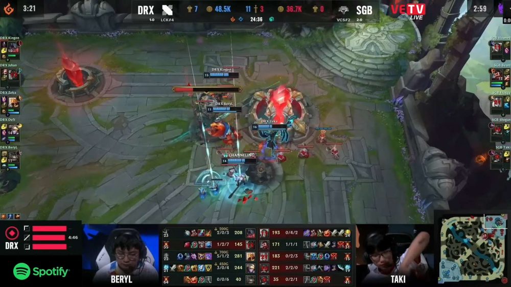 Dù BeanJ nỗ lực chặn lính nhưng DRX có đến 2 cái Dịch Chuyển để giữ cho 2 con lính đánh xa không bị hạ gục.