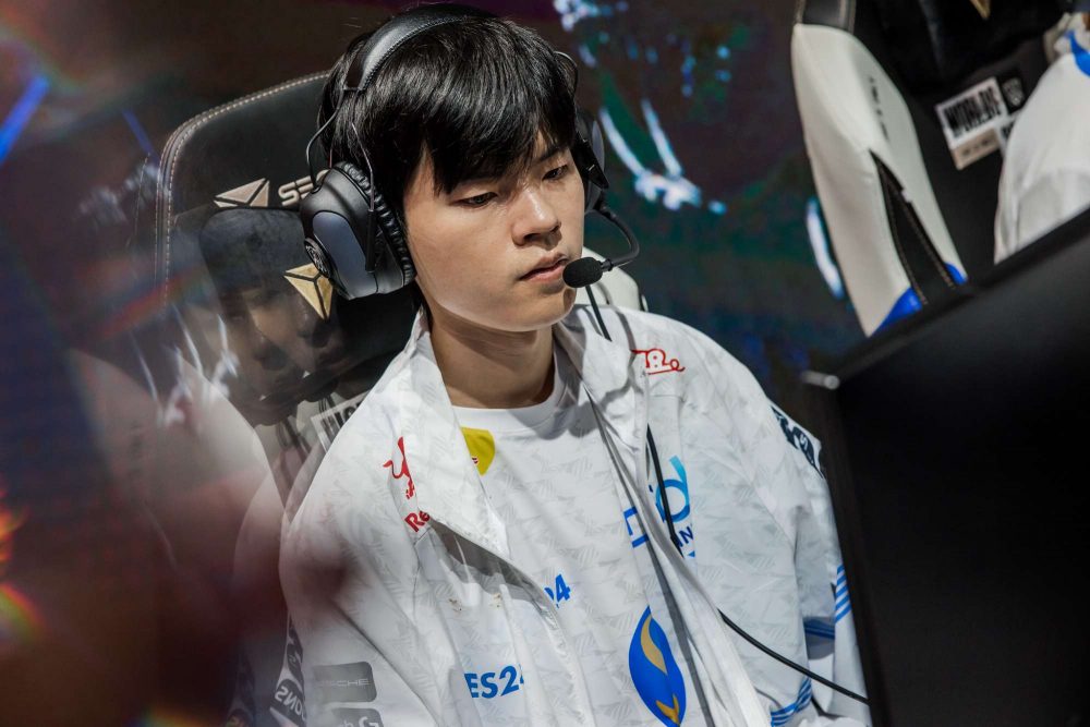 Người bạn thân Deft của Faker đang giúp DRX bay cao tại Vòng Khởi Động CKTG 2022