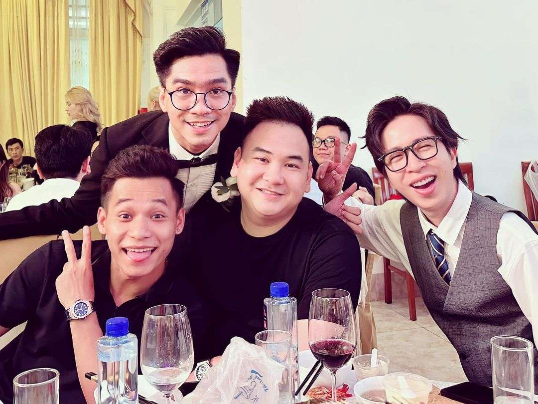 Bức ảnh "Tứ Hoàng Streamer" hội ngộ do Độ Mixi chia sẻ.