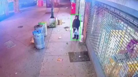 queens-man-fire-restaurant-food-tiff-12-1666146829-90-480x269-1 Phỏng hỏa đốt nhà hàng vì cho rằng nhân viên phục vụ sai món queens man fire restaurant food tiff 12 1666146829 90 480x269 1