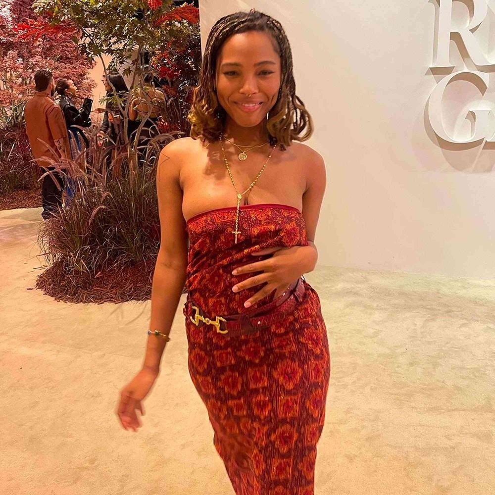 TikToker cầu cứu sau khi mua nhầm chiếc ghế trị giá 100.000 USD tiktok influencer 100k couch donations 05 1665832923 73