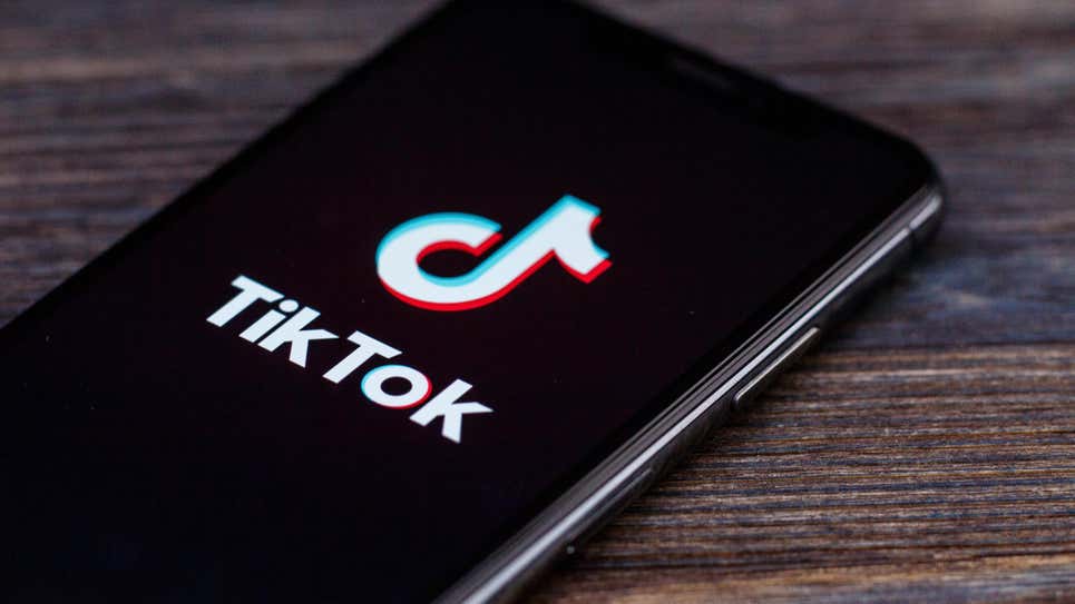 TikTok bắt đầu giới hạn độ tuổi để sản xuất các nội dung 18+ 1cece002badfe732729f4241367021e4 1666256654 79