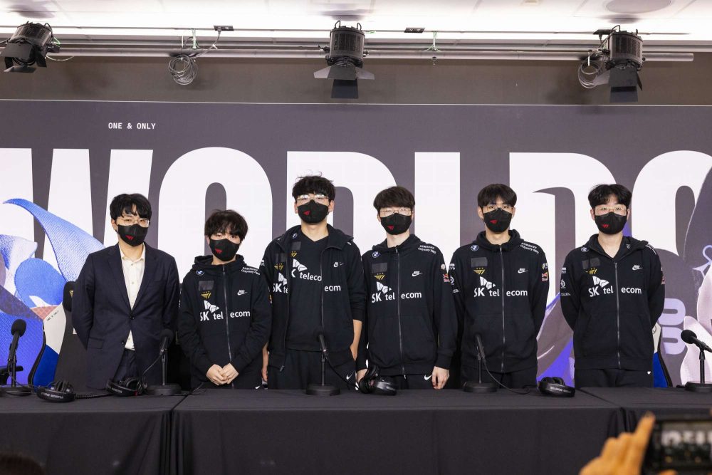 Khi được mời nói vài lời về một năm qua với các tuyển thủ của mình, Bengi đã xin lỗi toàn bộ thành viên của T1.