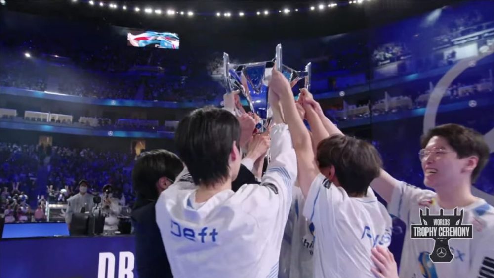 DRX đích thực là ‘đội tuyển tâm linh’: Đến… cái bánh cũng tiên đoán họ là nhà vô địch drx 2 1668606127 78