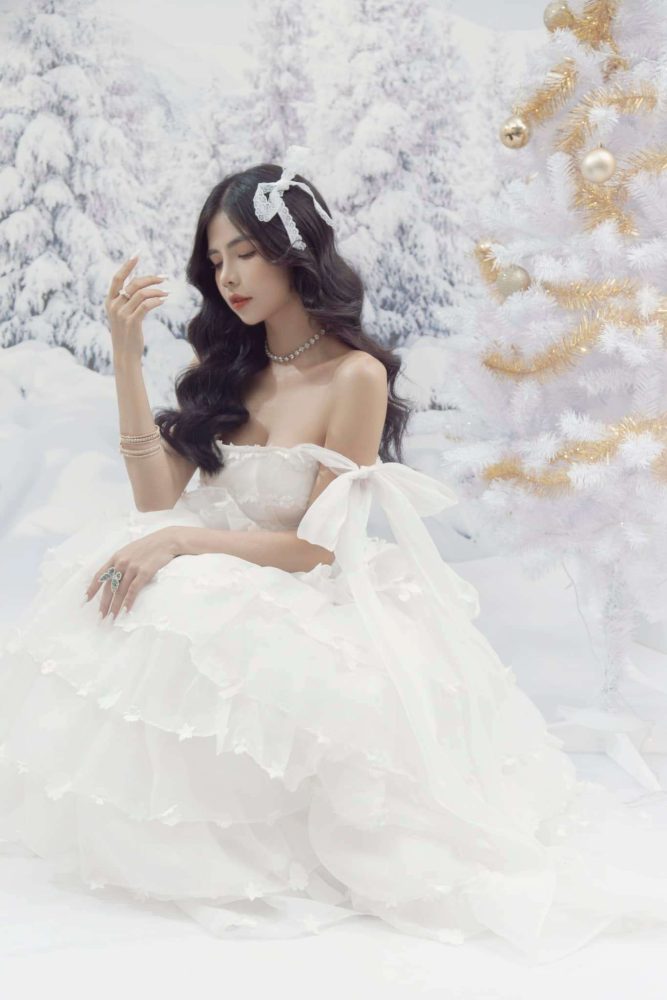 MC Mai Dora và BLV Văn Tùng ‘phát cẩu lương’ cho fan nhân dịp Giáng Sinh 321435753 680039926908895 6286028843610090984 n 1671881059 55