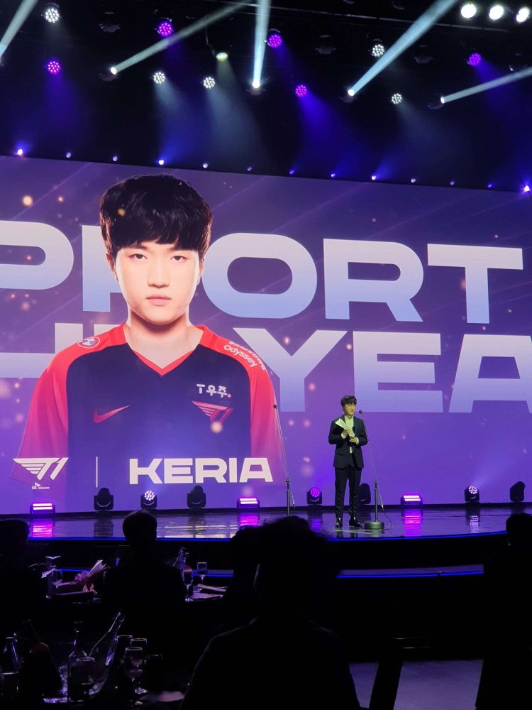 Keria là người chơi Support hay nhất LCK năm vừa qua.