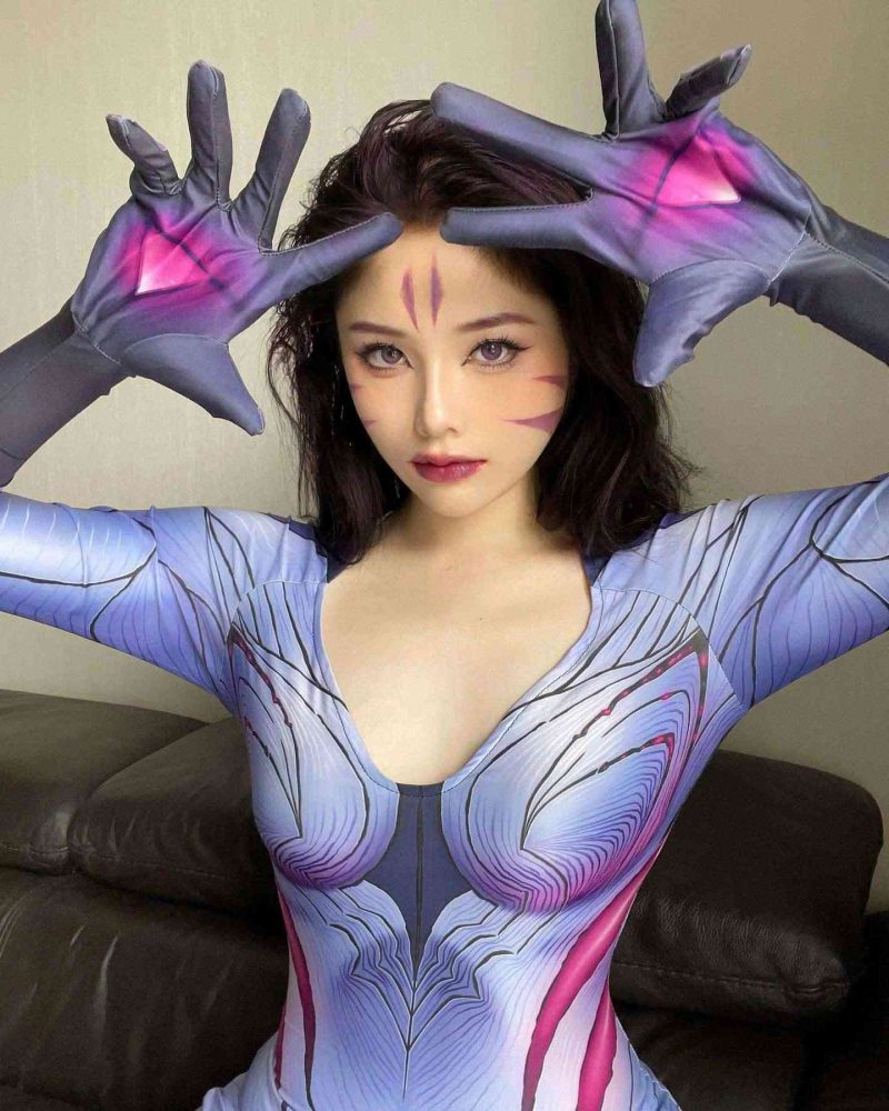 kai-sa-3-1671938843-57 Nữ game thủ Việt gây sốt với màn cosplay Kai'sa 'siêu chiến'