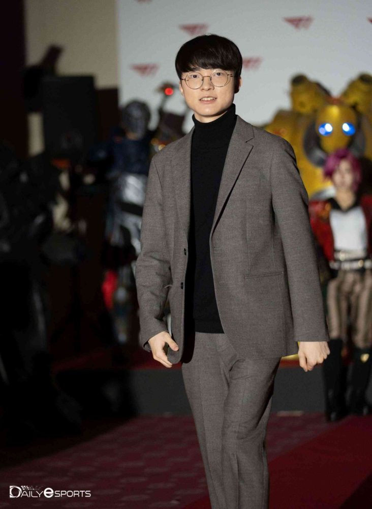 Faker chơi piano và xuất hiện như Idol Kpop tại T1 Con 2022 t1 1 1672473932 21