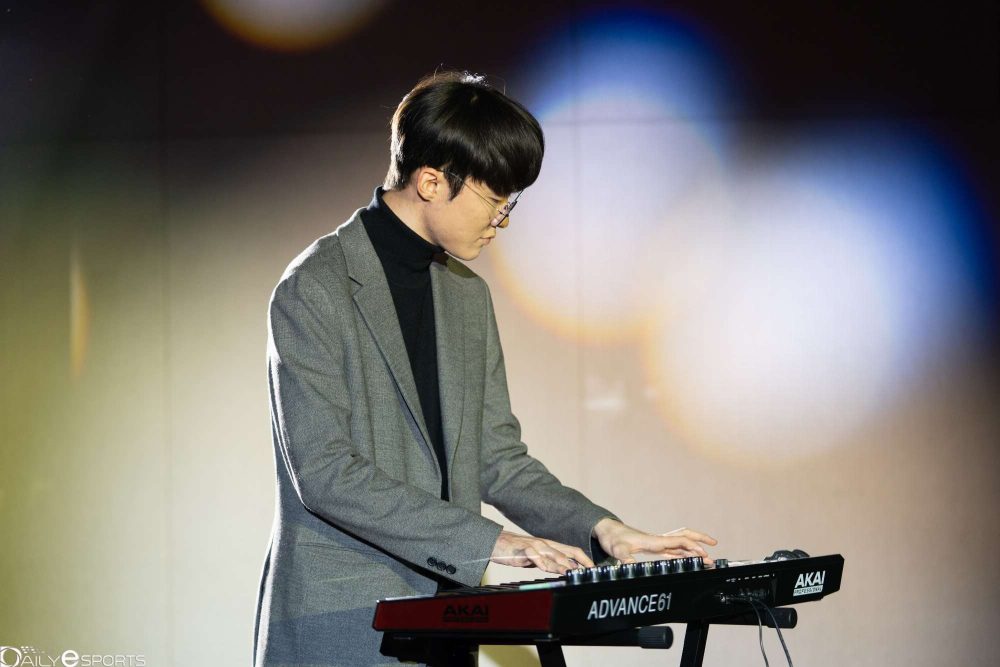 Faker chơi piano và xuất hiện như Idol Kpop tại T1 Con 2022 t1 6 1672473967 94 1
