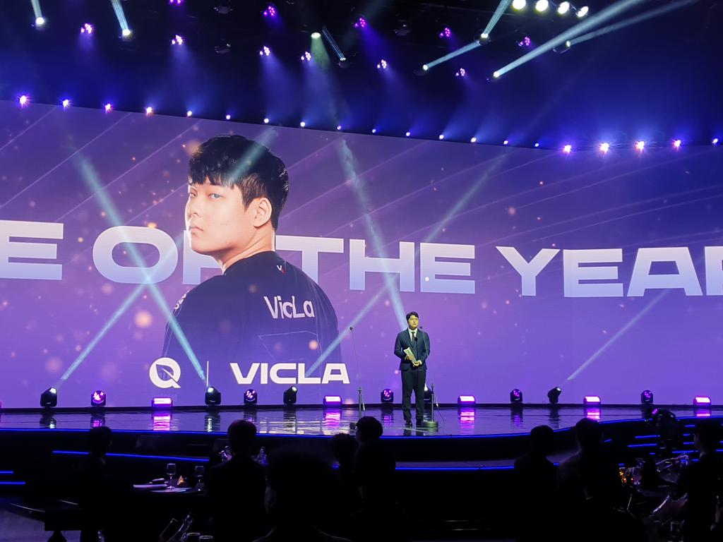 LCK vinh danh tuyển thủ năm 2022: Zeka tỏa sáng với giải thưởng ‘Player of the Year’ vicla 1671723731 99
