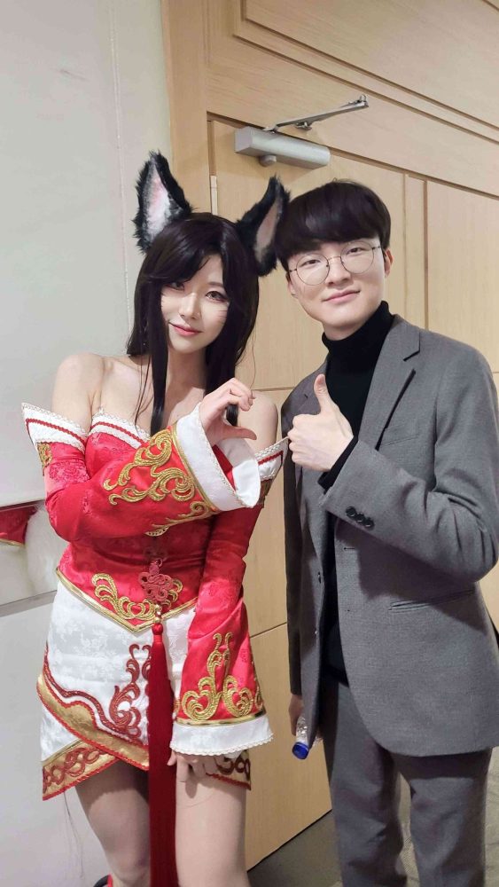 Ahri không được Faker “thả tim”.