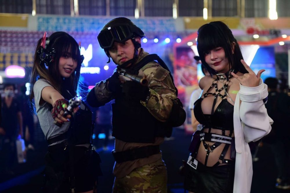 Màn Cosplay FreeFire nóng bỏng vô cùng