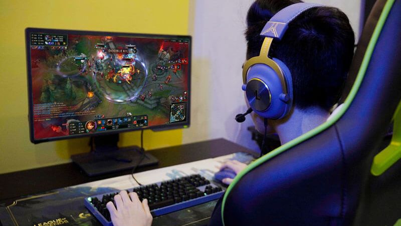 Tối hôm đó chúng tôi đã call với nhau rất lâu để tâm sự trải lòng và chia sẻ những câu chuyện của bản thân.