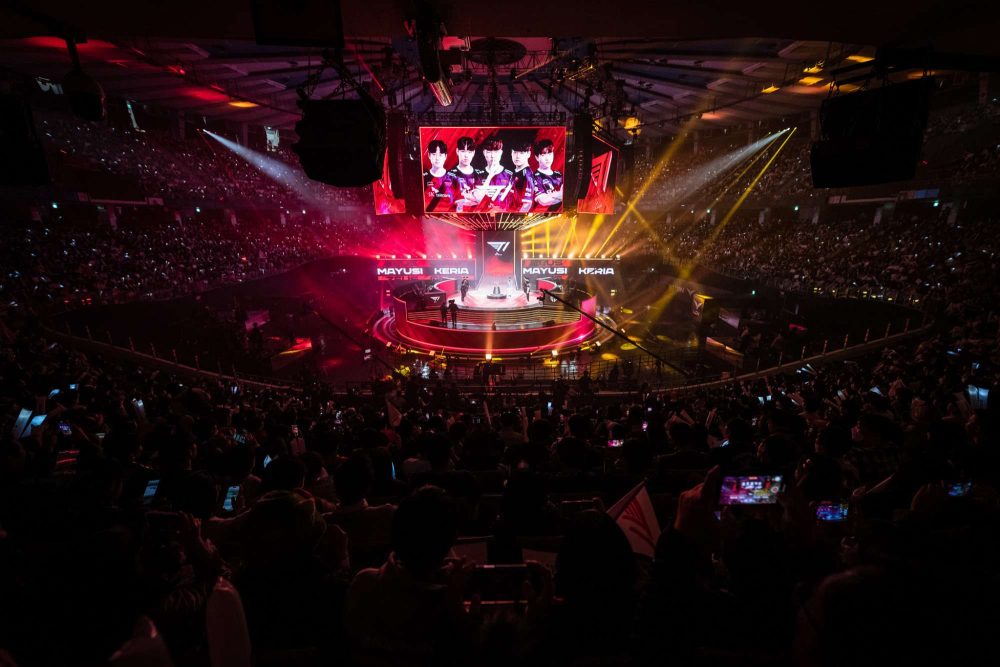 Trận chung kết giữa T1 và GEN đã giúp LCK Mùa Xuân 2023 trở thành giải đấu có nhiều người xem nhất lịch sử LMHT Hàn Quốc.