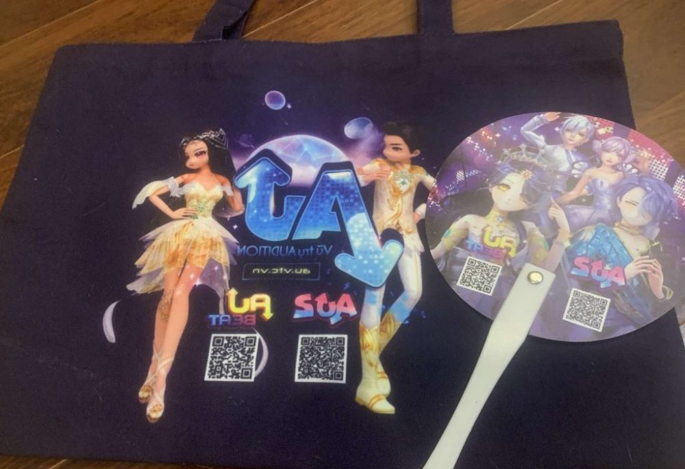 VTC với set quà túi tote và quạt cầm tay tại Vietnam Gameverse 2023