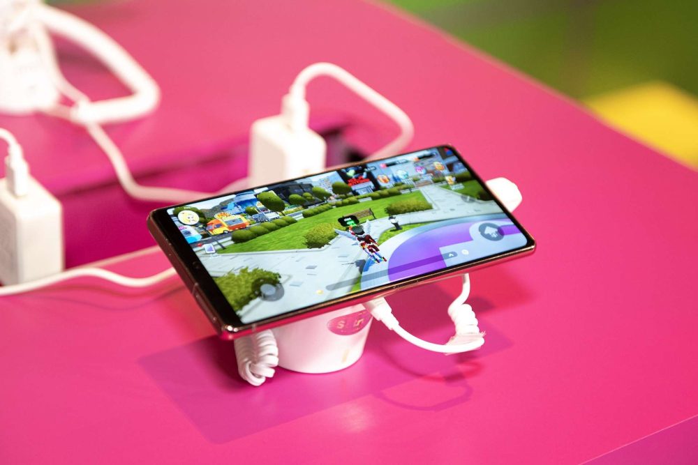 carrieverse-1-1686886249-68 Sau phim điện ảnh, Carrieverse “chơi lớn” công bố game trải nghiệm độc quyền metaverse carrieverse 1 1686886249 68