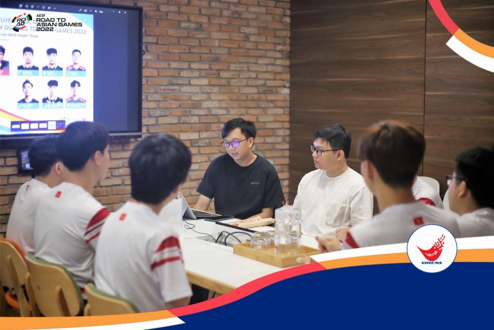 LMHT: ĐTQG Việt Nam hé lộ áo đấu và kế hoạch tập luyện cho Asian Games 2022 lmht c490tqg vie1bb87t nam hc3a9 le1bb99 c3a1o c491e1baa5u vc3a0 ke1babf hoe1baa1ch te1baadp luye1bb87n cho asian games 2022 game4v 2 1685641544 58