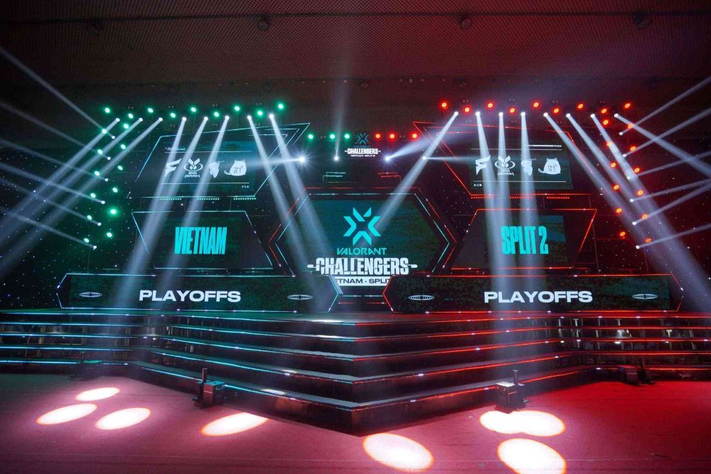 Sân khấu hoành tráng được chuẩn bị cho giải đấu onlan tại VCT Việt Nam.