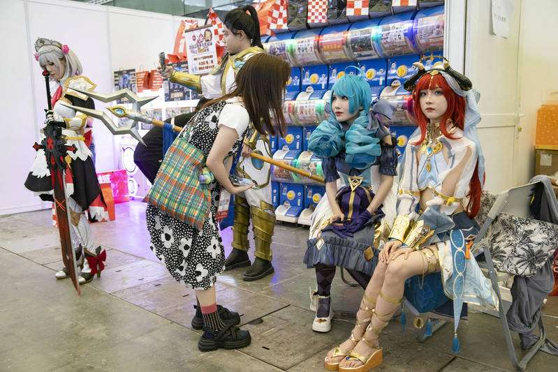 ChinaJoy 2023: Dàn chân dài và diễn viên cosplay làm nóng sự kiện showgir chinajoy 2023 2 1690788471 77
