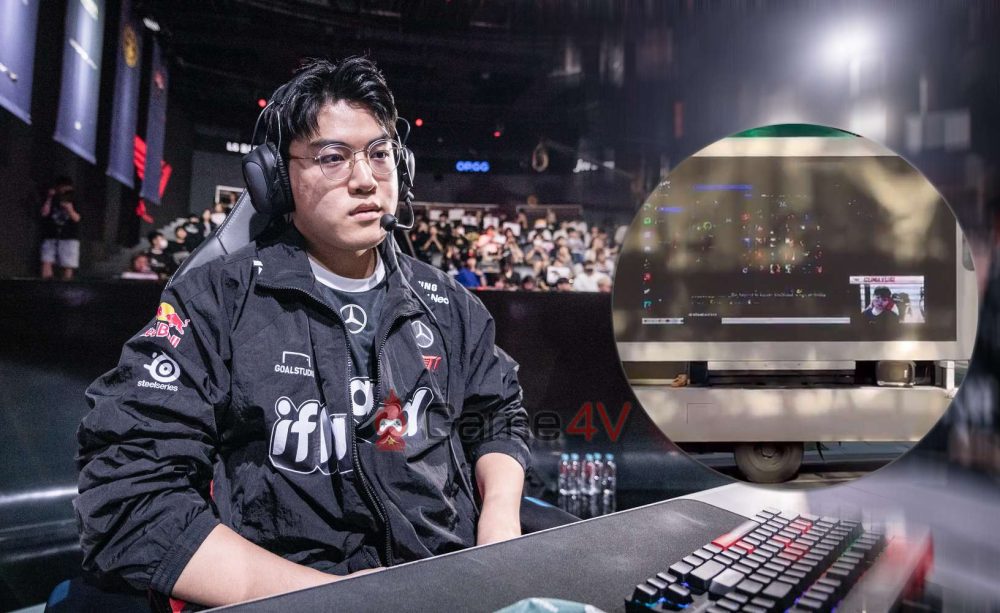 Không dừng lại ở biểu ngữ, xe tải lần này còn chiếu hẳn video livestream của T1 Gumayusi.