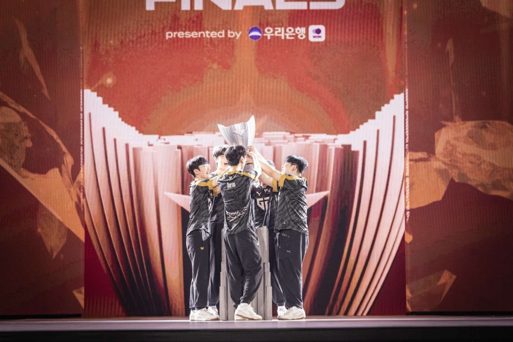 GEN - nhà vô địch LCK Mùa Hè 2023.