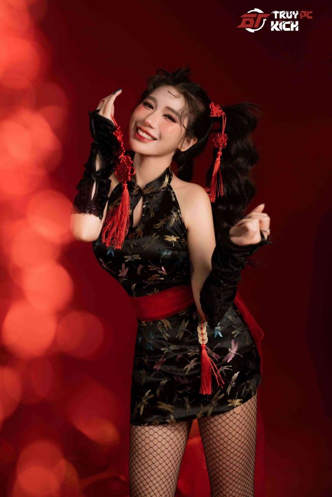 e1baa2nh-11-1695981263-10 Admin xinh đẹp của Truy Kích PC bất ngờ tung bộ ảnh Trung thu ‘chơi súng’ cực ngầu e1baa2nh 11 1695981263 10