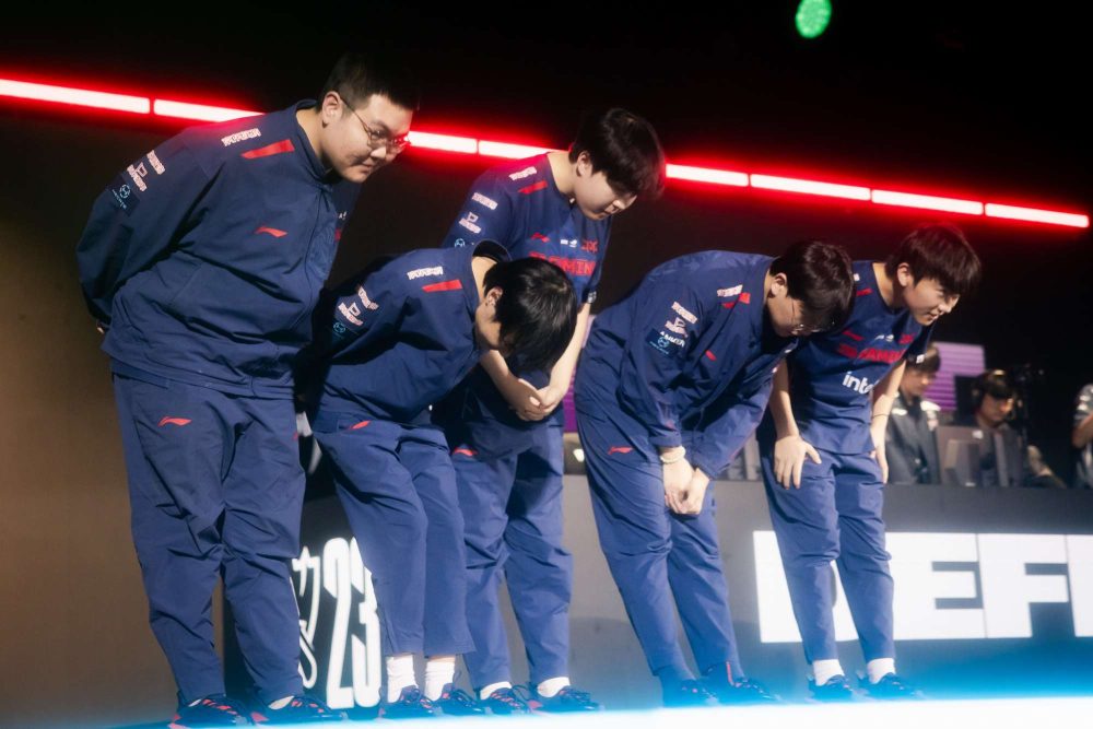 JDG là đại diện đầu tiên của LPL đến với Vòng Tứ Kết CKTG 2023.