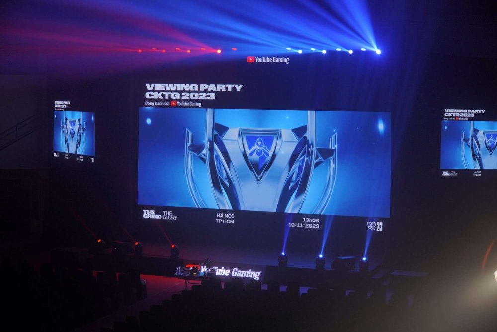 Màn hình theo dõi trận đấu ở Viewing Party CKTG 2023 rất lớn với âm thanh không kém gì các sự kiện âm nhạc quốc tế.
