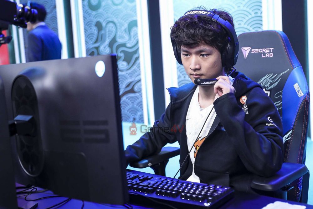 Từng thi đấu ở sân khấu lớn nhất LMHT, giờ đây huanfeng đang gặp rất nhiều khó khăn trong sự nghiệp.