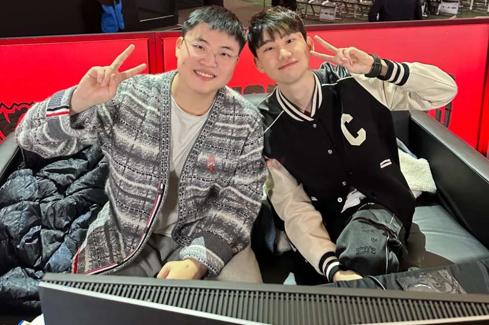 Thu nhập từ livestream của Uzi khiến cộng đồng LMHT bàn tán về Doinb.