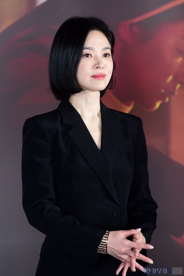 Song Hye Kyo đẹp bùng nổ MXH, chia sẻ về