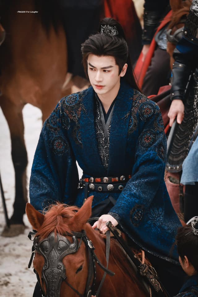 Hầu gia đẹp nhất màn ảnh Hoa ngữ hiện tại: Đóng phim mới nhan sắc phong thần, không ngôn từ nào có thể diễn tả- Ảnh 2. Hầu gia đẹp nhất màn ảnh Hoa ngữ hiện tại: Đóng phim mới nhan sắc phong thần, không ngôn từ nào có thể diễn tả- Ảnh 2.