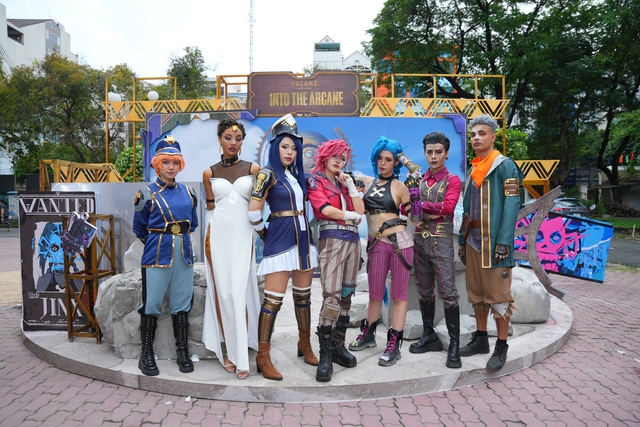 Toàn cảnh sự kiện offline Into the Arcane quy tụ hàng ngàn fan của vũ trụ điện ảnh do Riot xây dựng- Ảnh 11. Toàn cảnh sự kiện offline Into the Arcane quy tụ hàng ngàn fan của vũ trụ điện ảnh do Riot xây dựng- Ảnh 11.