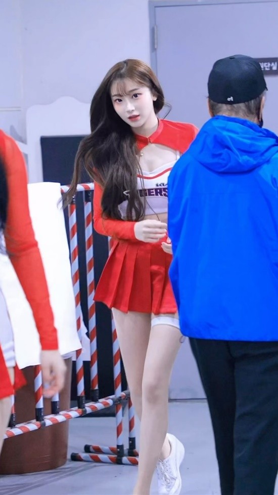 Làm náo loạn khán đài, fan nam truy tìm