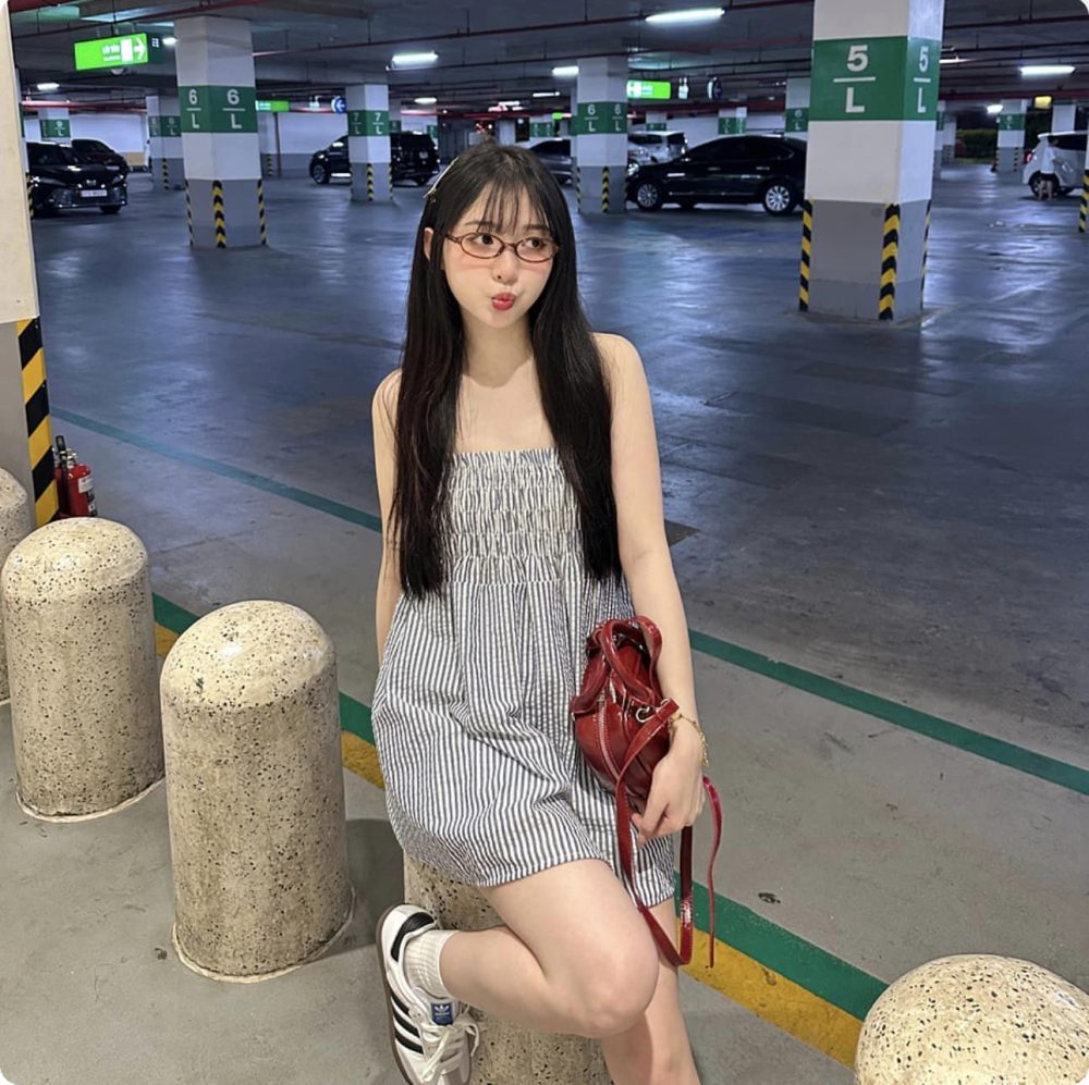 Kim Chung Phan khoe chân dài váy ngắn sexy, trắng đẹp miên man 15 1