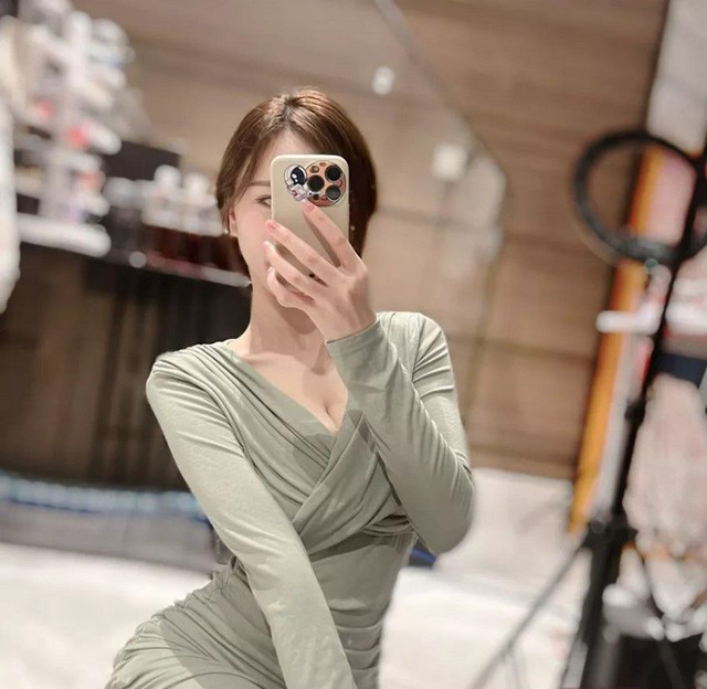 Có che chắn nhưng không đáng kể, nữ streamer lộ khoảnh khắc hớ hênh sau màn Có che chắn nhưng không đáng kể, nữ streamer lộ khoảnh khắc hớ hênh sau màn