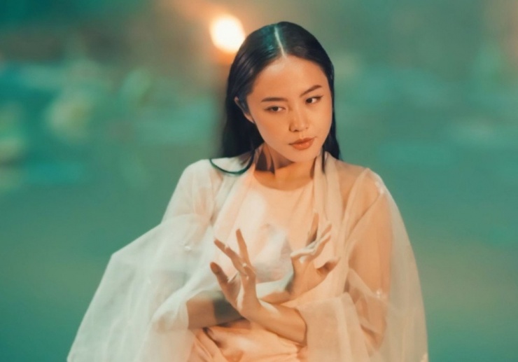 Phim khai thác đề tài văn hóa dân gian gần gũi người Việt, chú trọng tạo hình nhân vật và bối cảnh, nhưng đôi chỗ rời rạc, mạch phim thiếu kết nối. Tác phẩm được dự đoán sẽ có phần kế tiếp vì câu chuyện