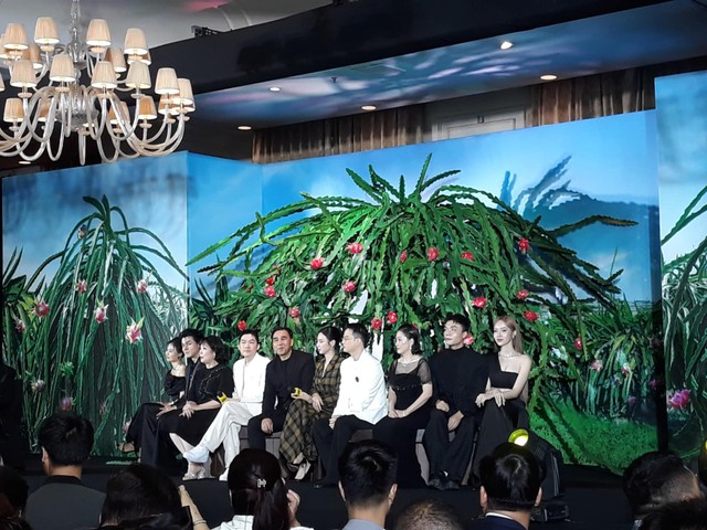 1735216975-83c32be9-eec0-40c9-a63c-ef3b16474c54-92664-width640height480 Đoàn phim giao lưu cùng truyền thông