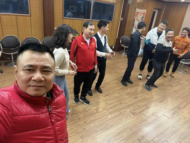 Chỉ một bức ảnh cũng khiến khán giả yên tâm rằng 'Táo Quân 2025' sẽ 'đỉnh nóc kịch trần' - 2